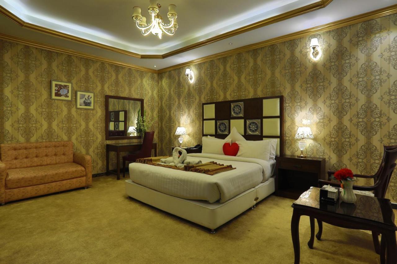 Rachna Hotel Gujranwala Екстериор снимка